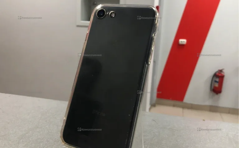 Apple iPhone 7 32 ГБ.