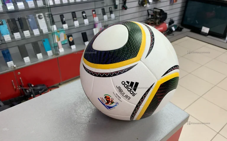 Футбольный мяч Adidas JABULANI