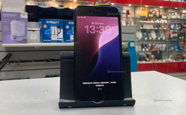 Apple iPhone SE (2020) 3/64 ГБ