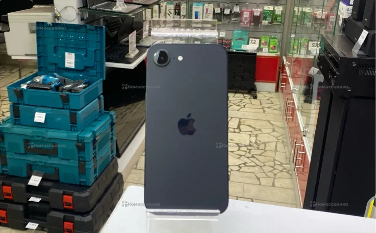 Apple iPhone 16e 128GB