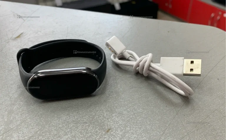 Часы  Xiaomi band 8