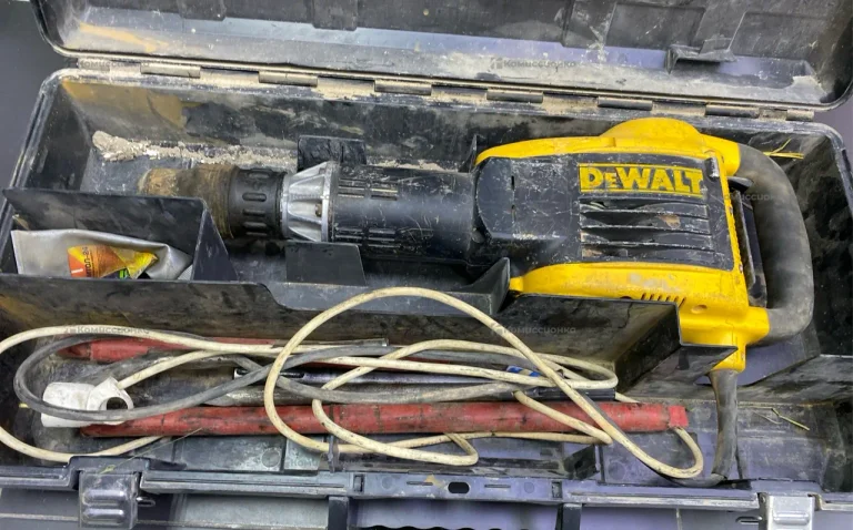 Отбойный молоток dewalt D25899K