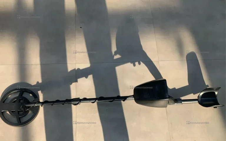 Металлоискатель черный