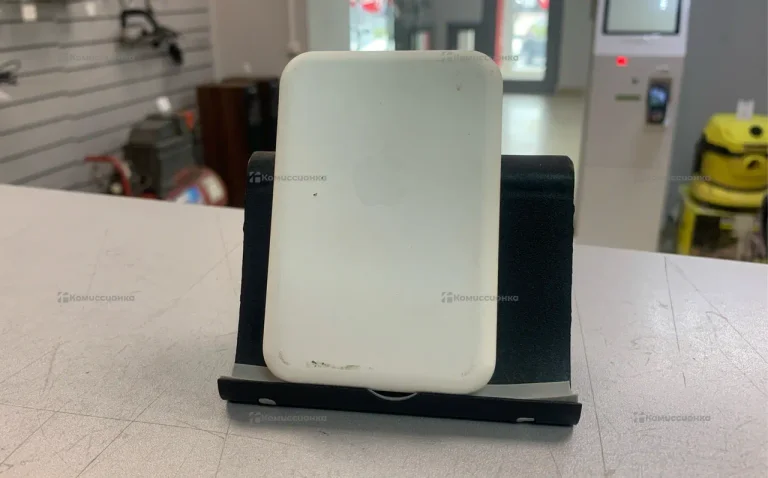 Power Bank  5000 Apple