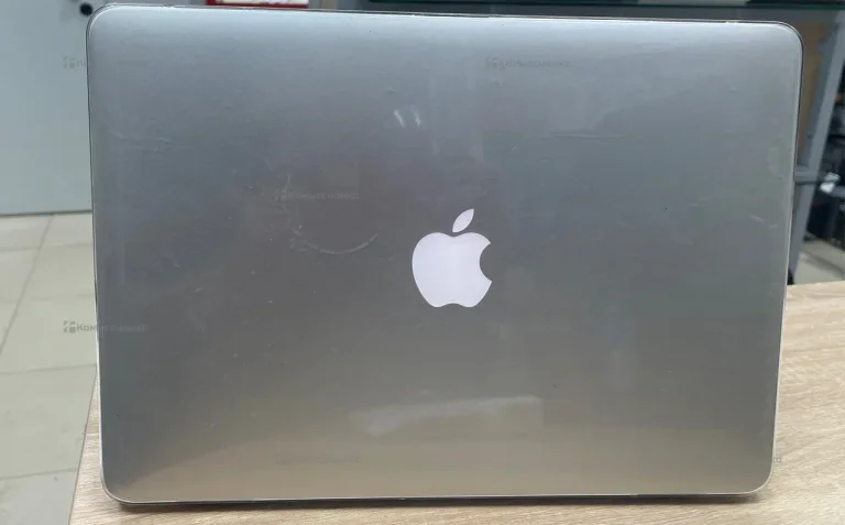 Ноутбук  MacBook Air 6.3