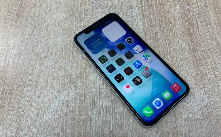 Apple iPhone 11 4/128 ГБ