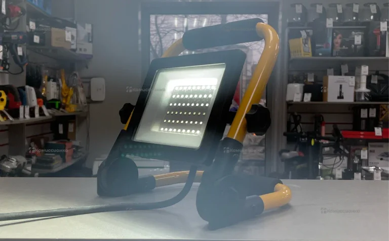 Светодиодный переносной прожектор FERON LL-515 70W