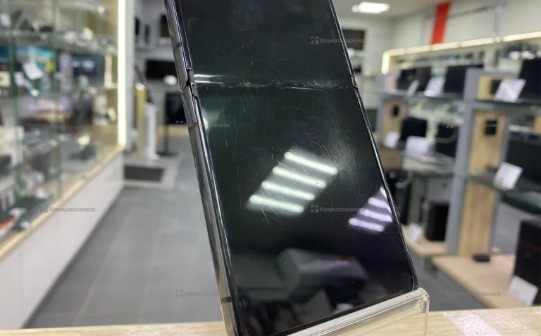 Samsung Galaxy Z Flip4 8/128 ГБ