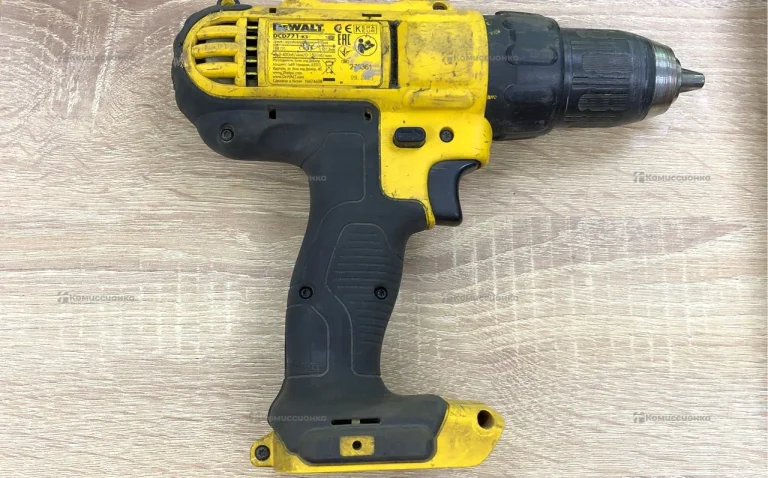 Дрель-шуруповерт DeWALT DCD771-KS