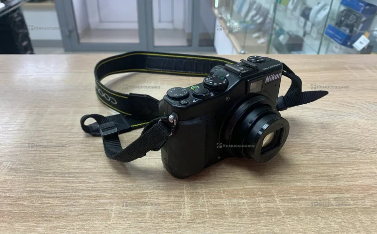 Фотоаппарат Nikon p7000