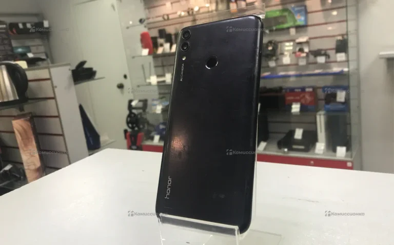 Honor 8C 3/32 ГБ