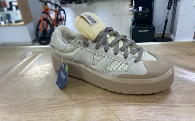 Кроссовки NB 43p бежевые