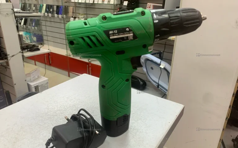 Аккумуляторная дрель-шуруповерт Oasis AV-12