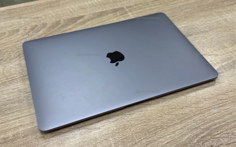 Ноутбук  MacBook Air 13 2020 M1 256