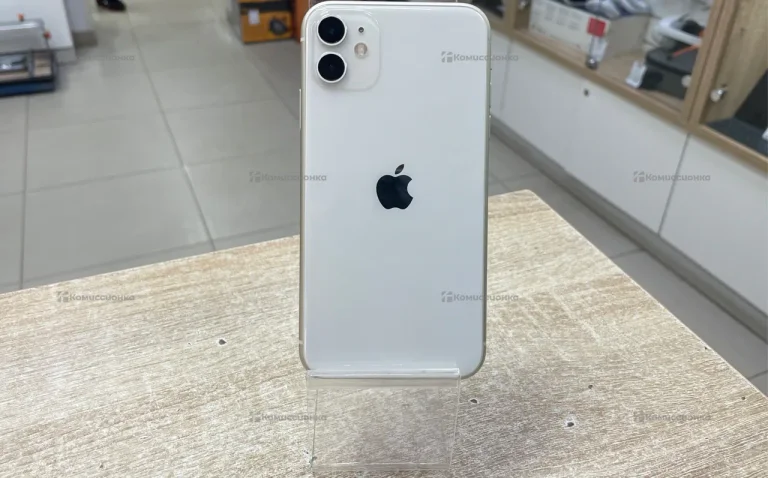 Apple iPhone 11 4/64 ГБ