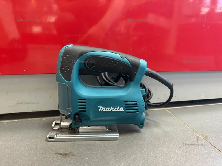 Лобзик Makita 4329