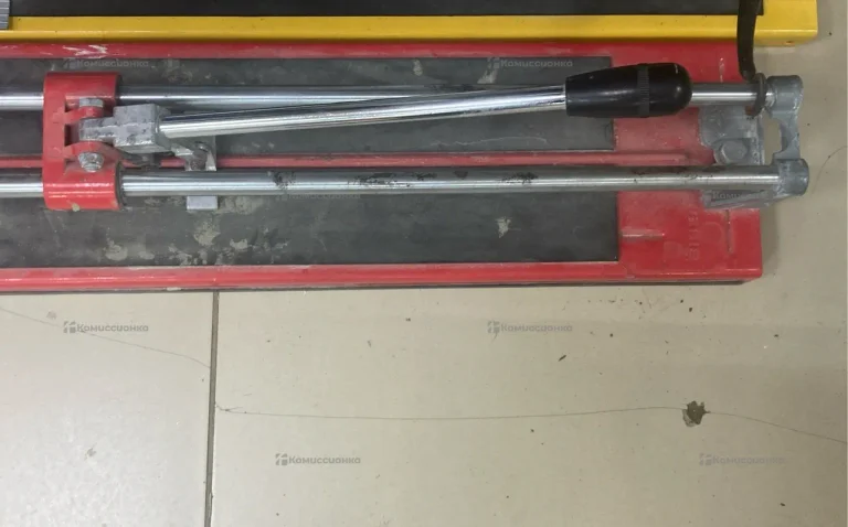 Плиткорез ручной красный