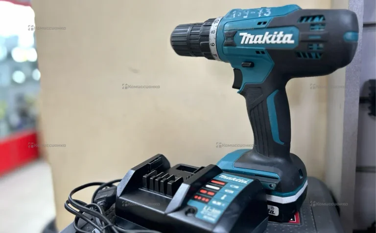 Аккумуляторная дрель-шуруповерт Makita DF488D