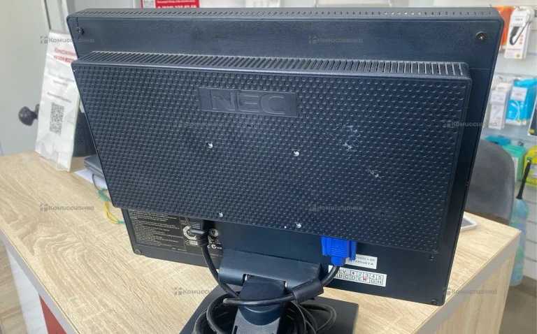 Монитор  NEC 1560V