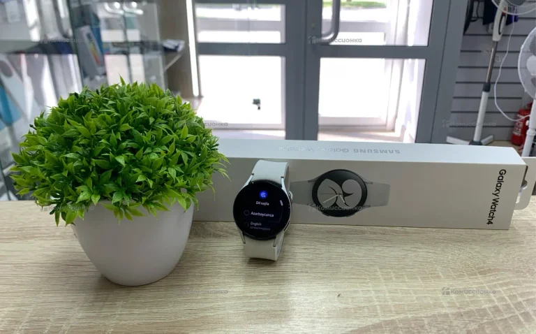 Смарт-часы Samsung Galaxy Watch 4