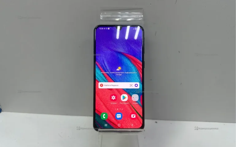 Samsung Galaxy A40 4/64 ГБ