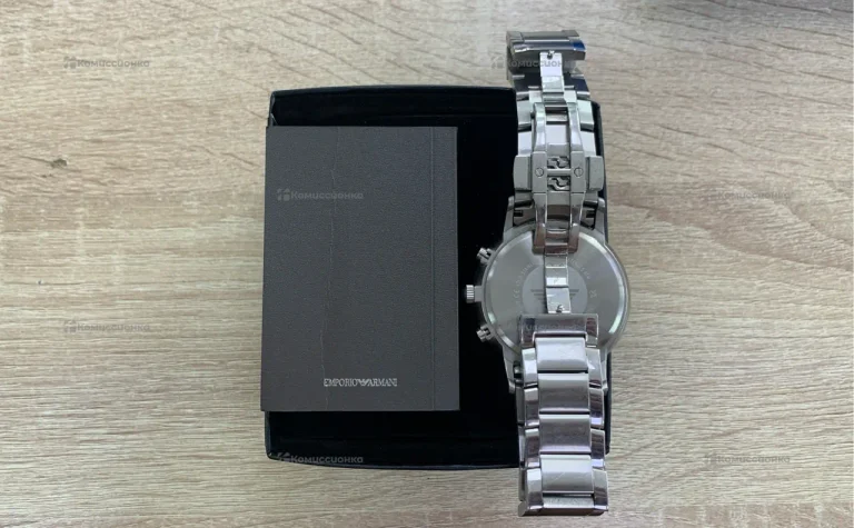 Часы  emporio Armani