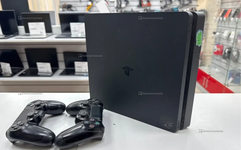 Приставка PS4 Slim 1tb. 2 джойстика