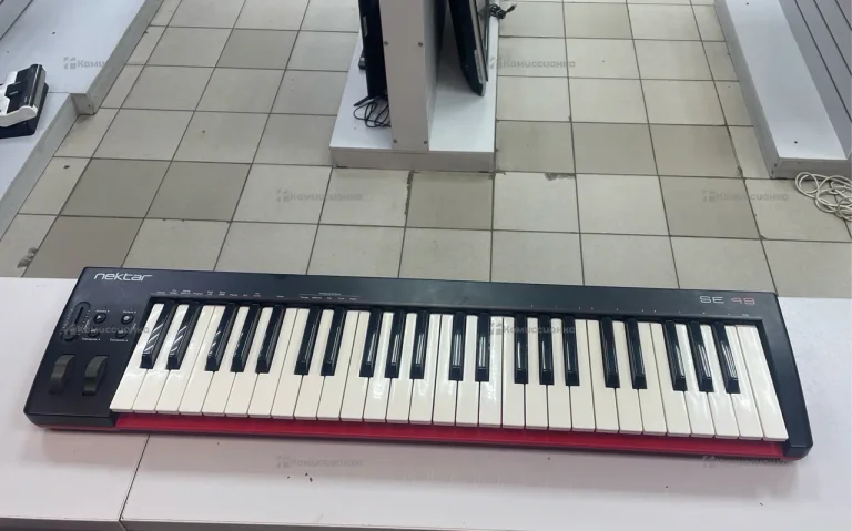 MIDI клавиатура nektar se 49