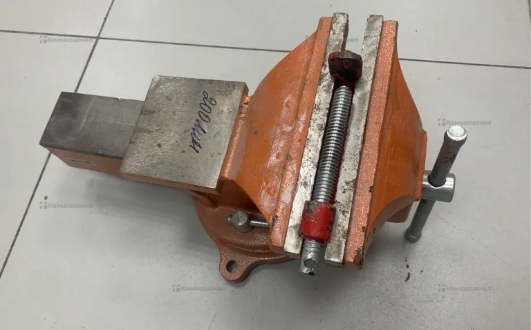 Тиски коричневые