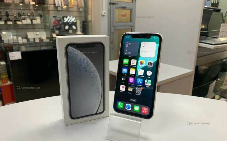 Apple iPhone XR 3/64 ГБ