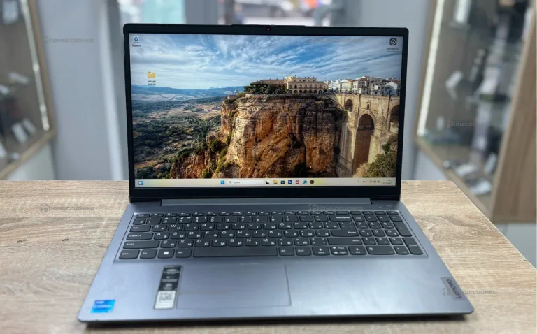 Ноутбук Lenovo idepad 3 15IAU7