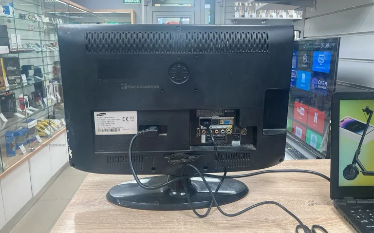 Телевизор Samsung LE22C450E1W