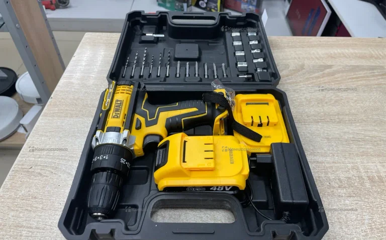 дрель-шуруповерт DeWalt реплика