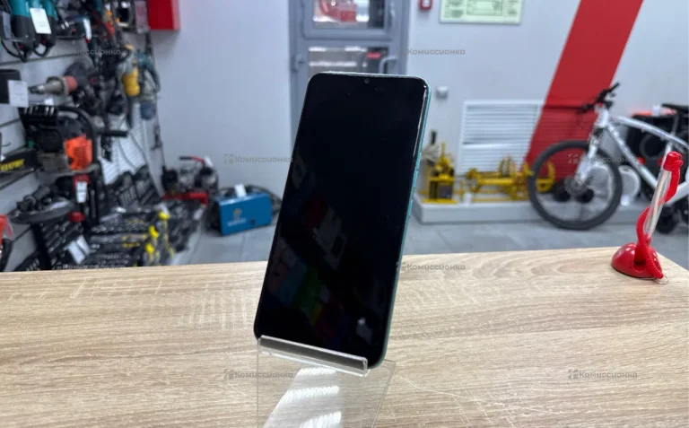 Tecno Spark 8C 4/64 ГБ