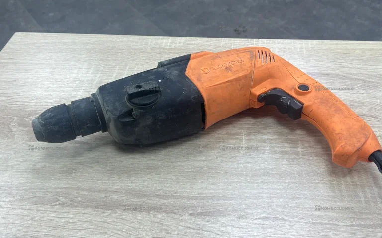 Перфоратор Вихрь П-900К