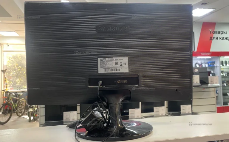 Монитор Samsung S22D300NY