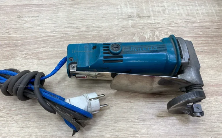 Ножницы Makita JS1600