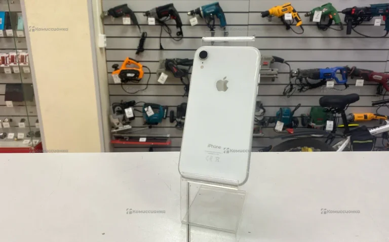 Apple iPhone XR 3/64 ГБ