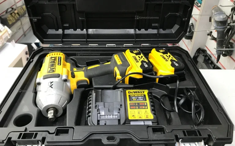 Ударный гайковерт DeWalt DCF900