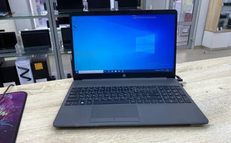 ноутбук HP 255G8