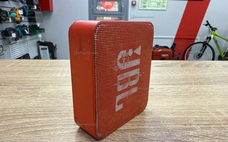 Колонка  JBL GO