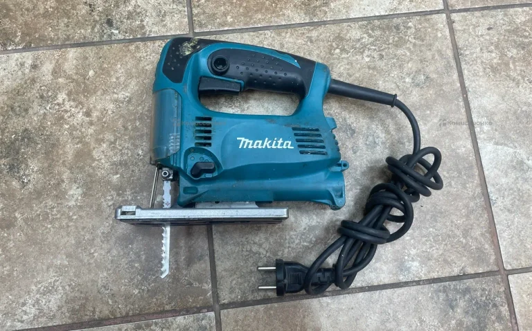 Электролобзик makita 4329