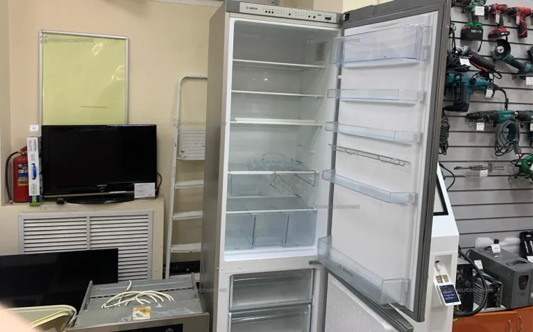 Холодильник Bosch KGS39X48