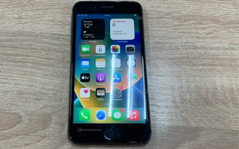 Apple iPhone 8 Plus 3/64 ГБ