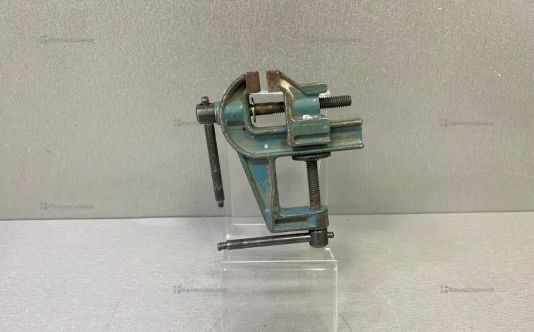 Тиски советские маленькие