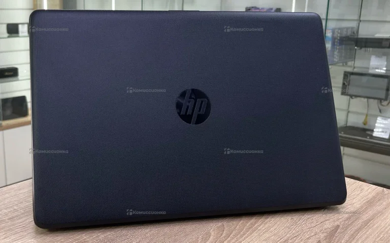 Ноутбук  hp 15-rb040ur