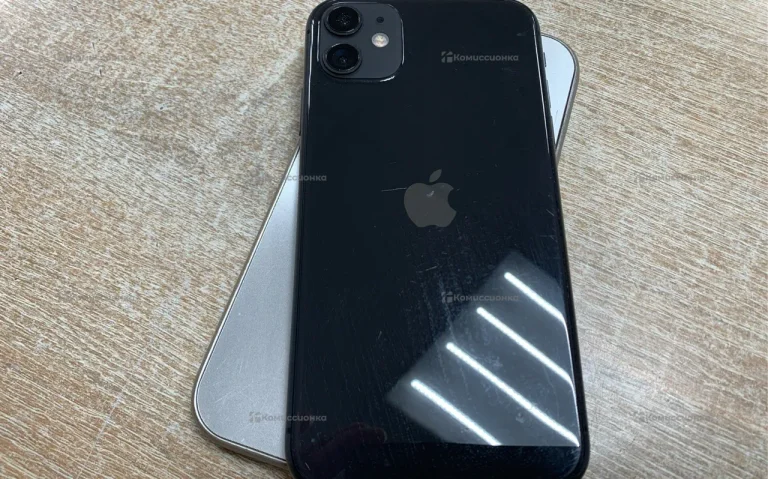 Apple iPhone 11 4/64 ГБ