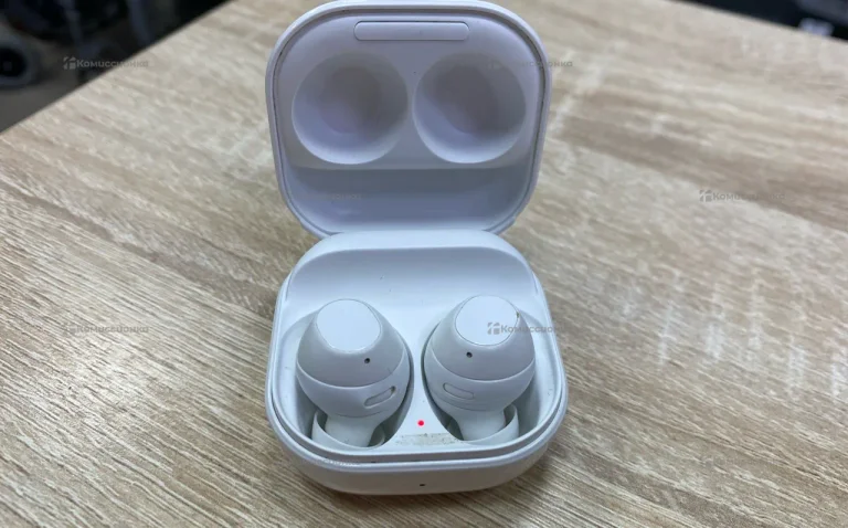 Наушники  Samsung galaxy bads fe