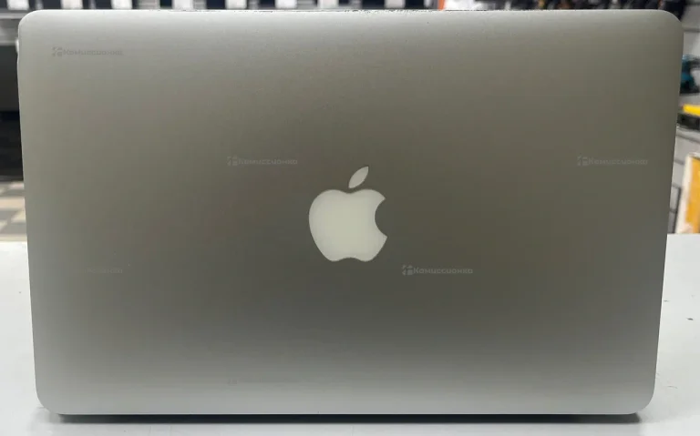 Ноутбук  MacBook Air 11 2013