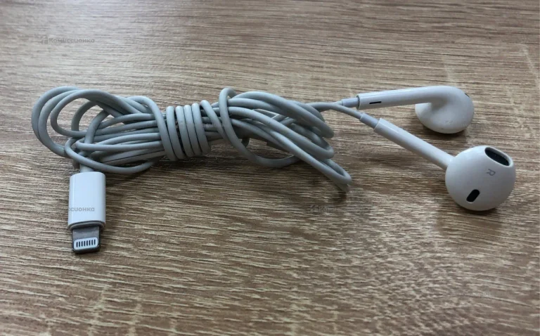 Наушники  EarPods